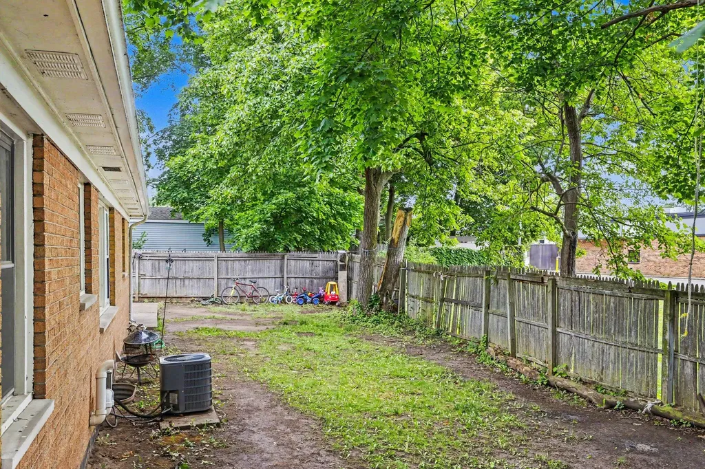 1021 Farrell Avenue Kalamazoo City MI 49006