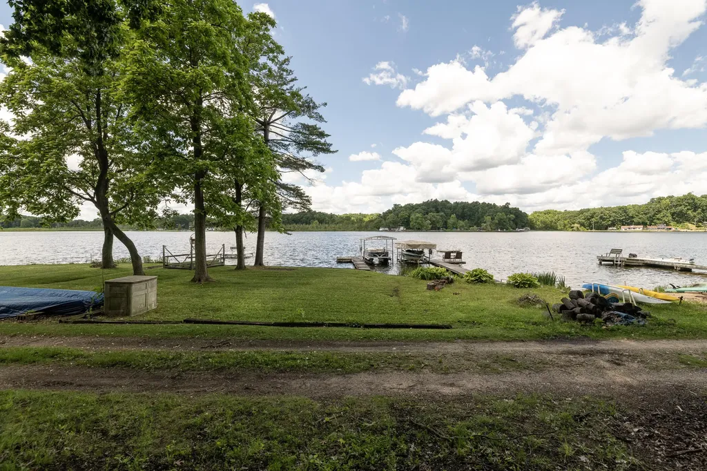 13631 Carefree Drive Johnstown Township MI 49017