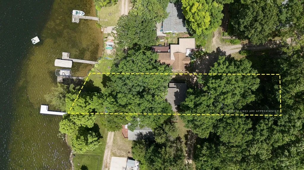 13631 Carefree Drive Johnstown Township MI 49017