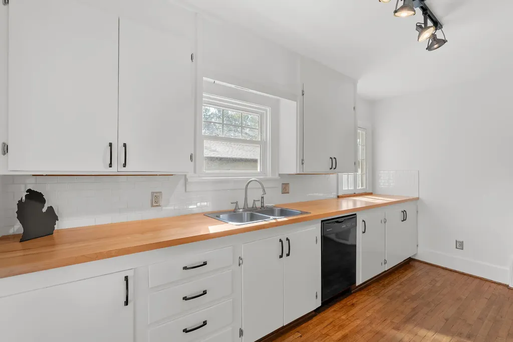 314 Creston Avenue Kalamazoo City MI 49001