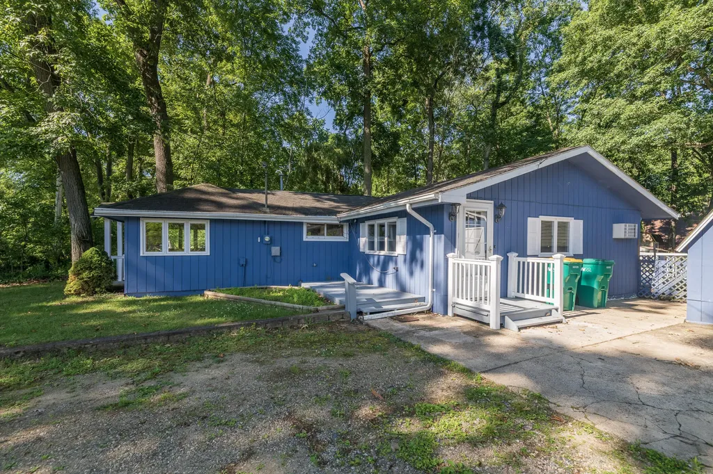 10334 Woodlawn Drive Portage City MI 49002