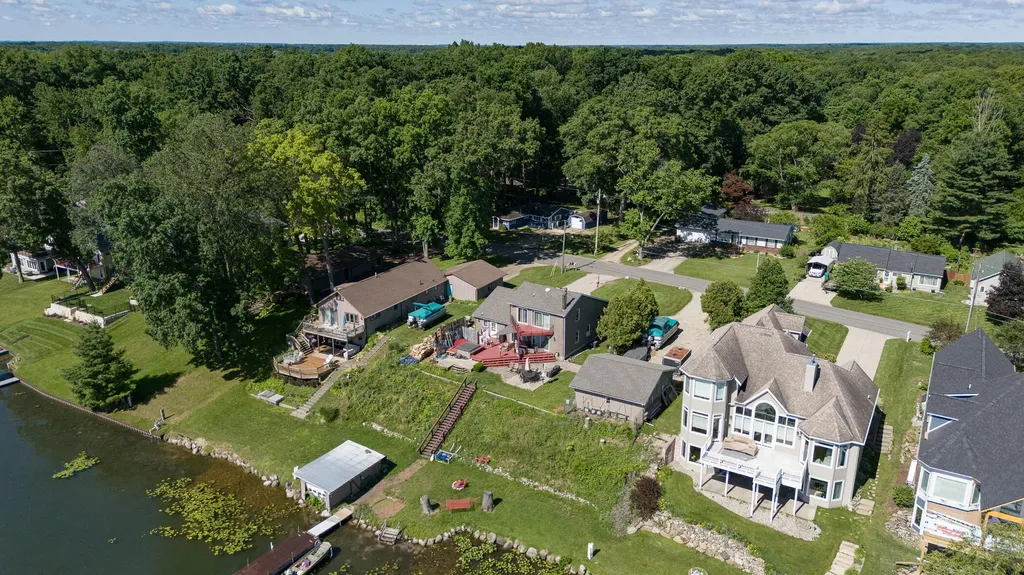 10334 Woodlawn Drive Portage City MI 49002