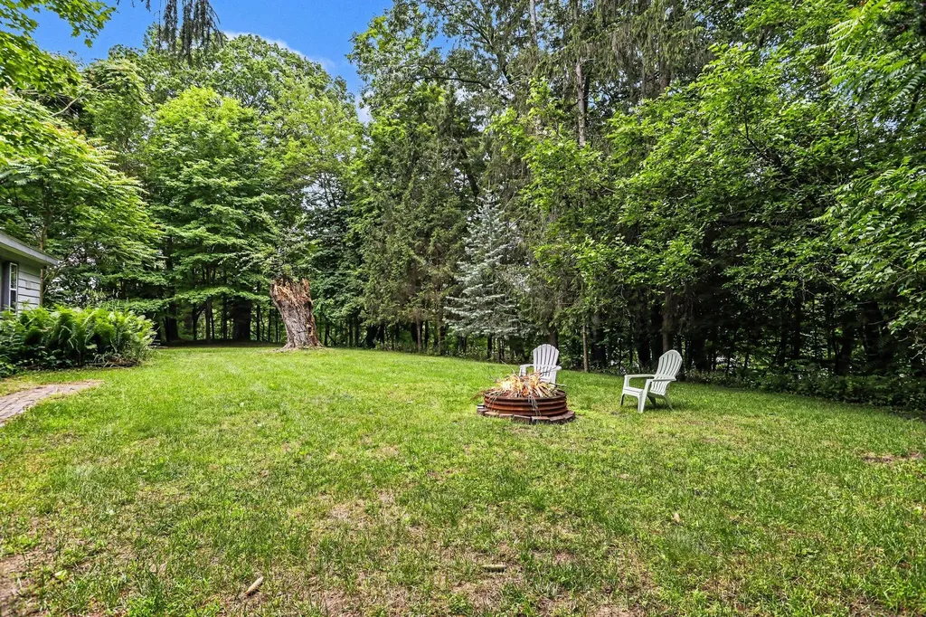 330 Catherine Court Allegan City MI 49010