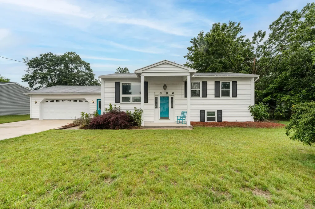 1686 Sherwood Avenue Dorr Township MI 49323