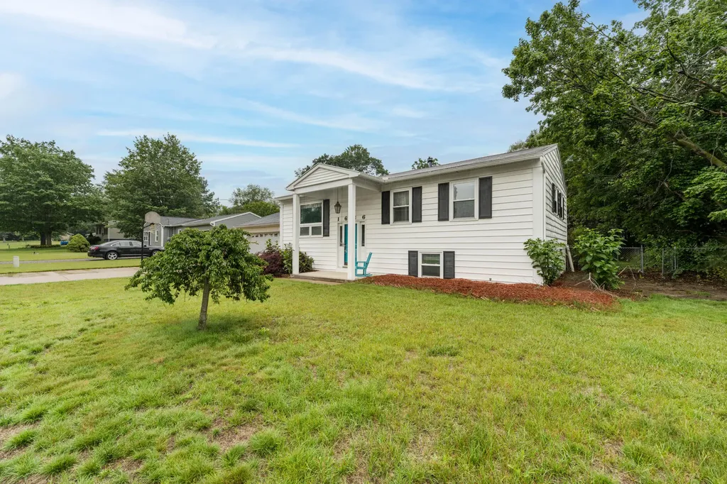 1686 Sherwood Avenue Dorr Township MI 49323
