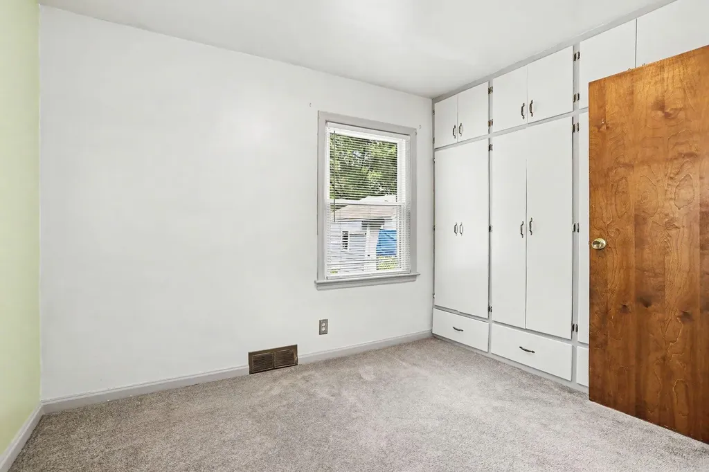 1231 Bronx Avenue Kalamazoo Charter Township MI 49048