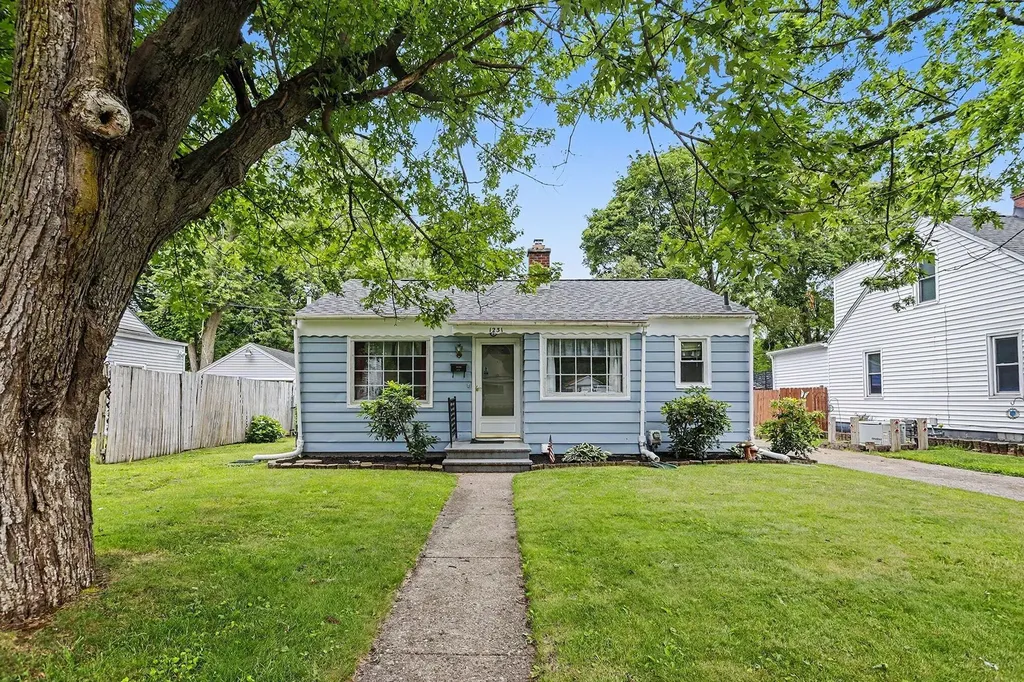 1231 Bronx Avenue Kalamazoo Charter Township MI 49048