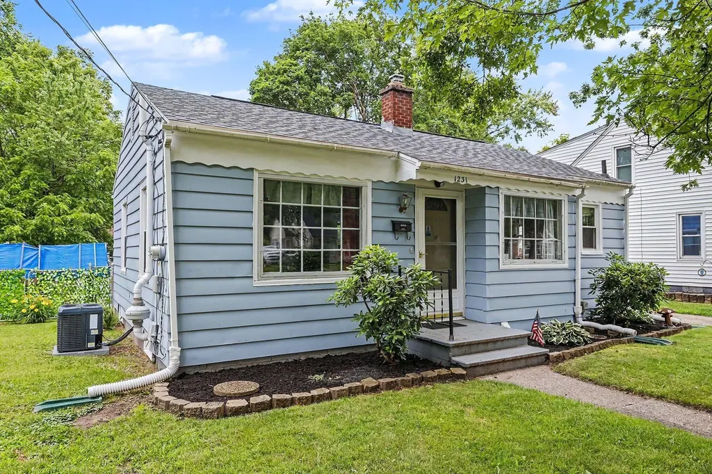 1231 Bronx Avenue Kalamazoo Charter Township MI 49048