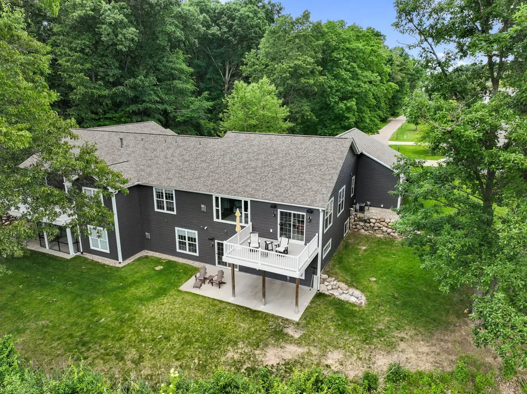 2213 Hunters Pond Comstock Charter Township MI 49048