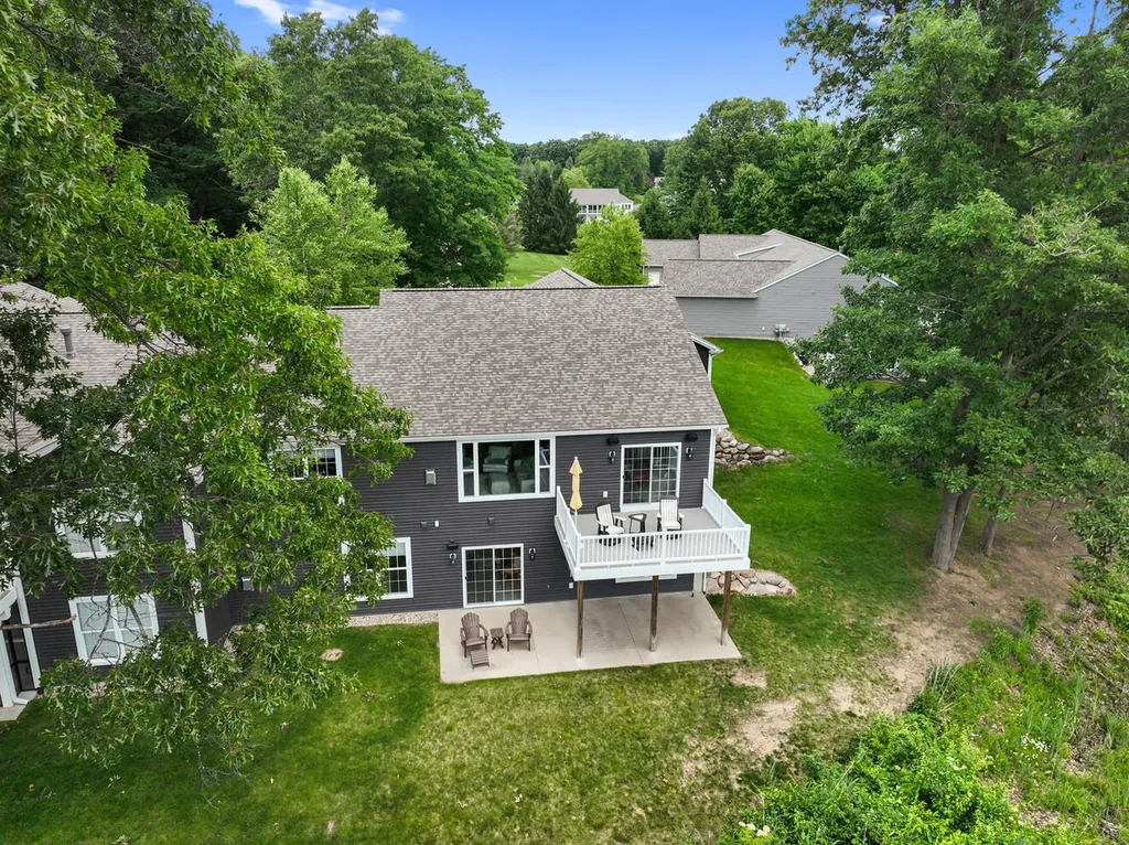 2213 Hunters Pond Comstock Charter Township MI 49048