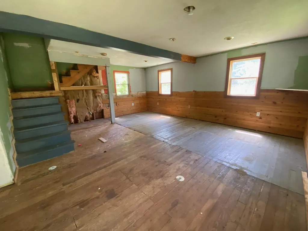 5042 4th Street Hope Township MI 49046