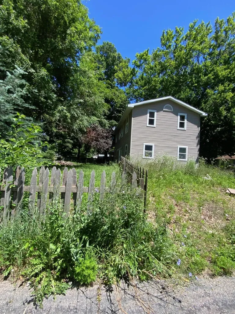 5042 4th Street Hope Township MI 49046