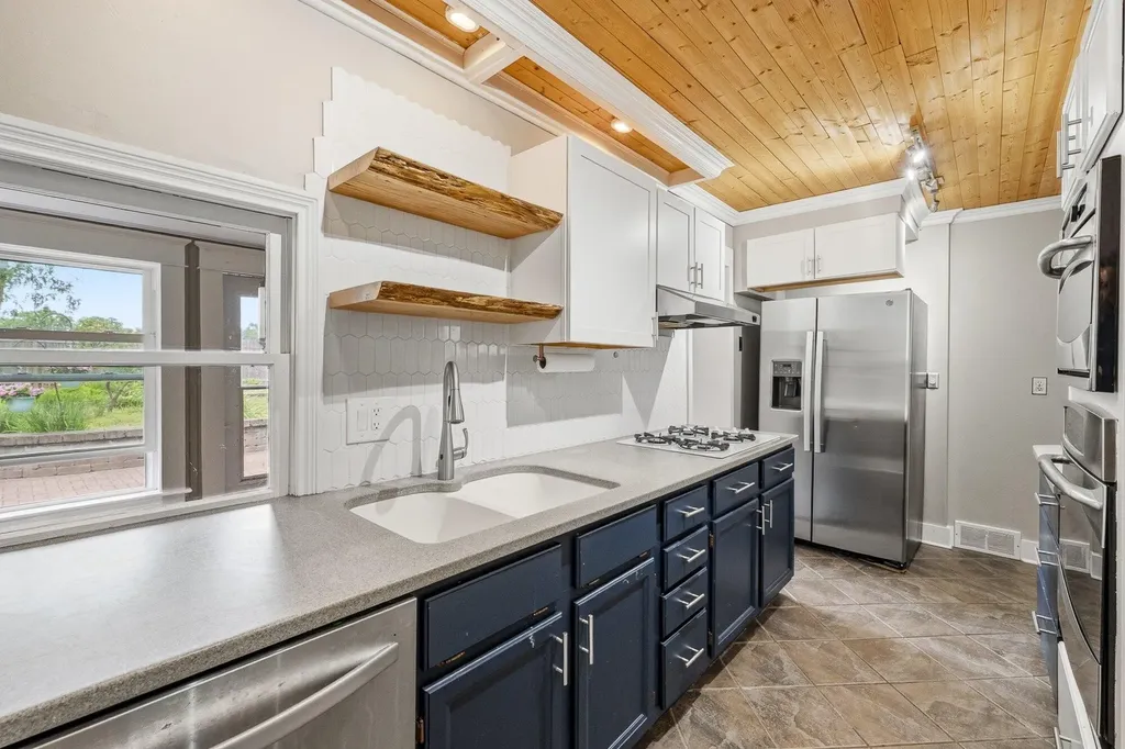 1218 Pinehurst Boulevard Kalamazoo Charter Township MI 49006