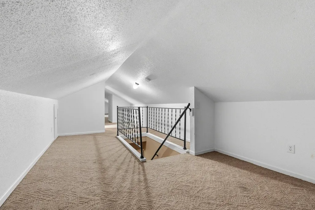 1218 Pinehurst Boulevard Kalamazoo Charter Township MI 49006