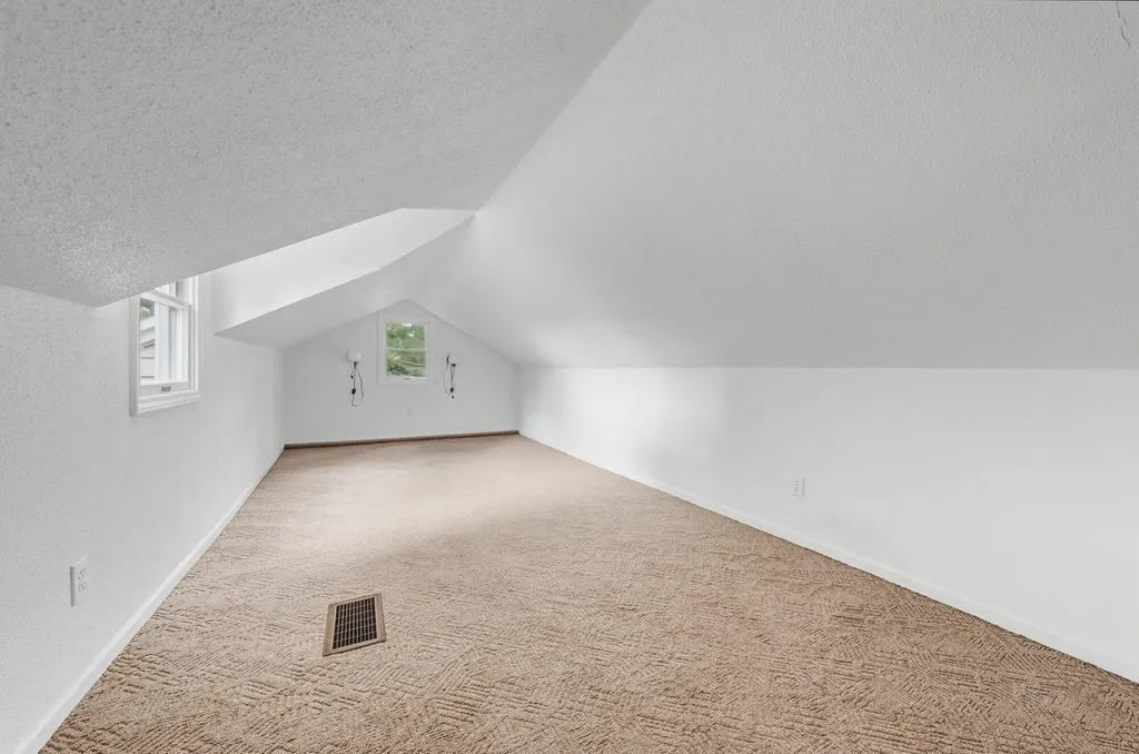 1218 Pinehurst Boulevard Kalamazoo Charter Township MI 49006