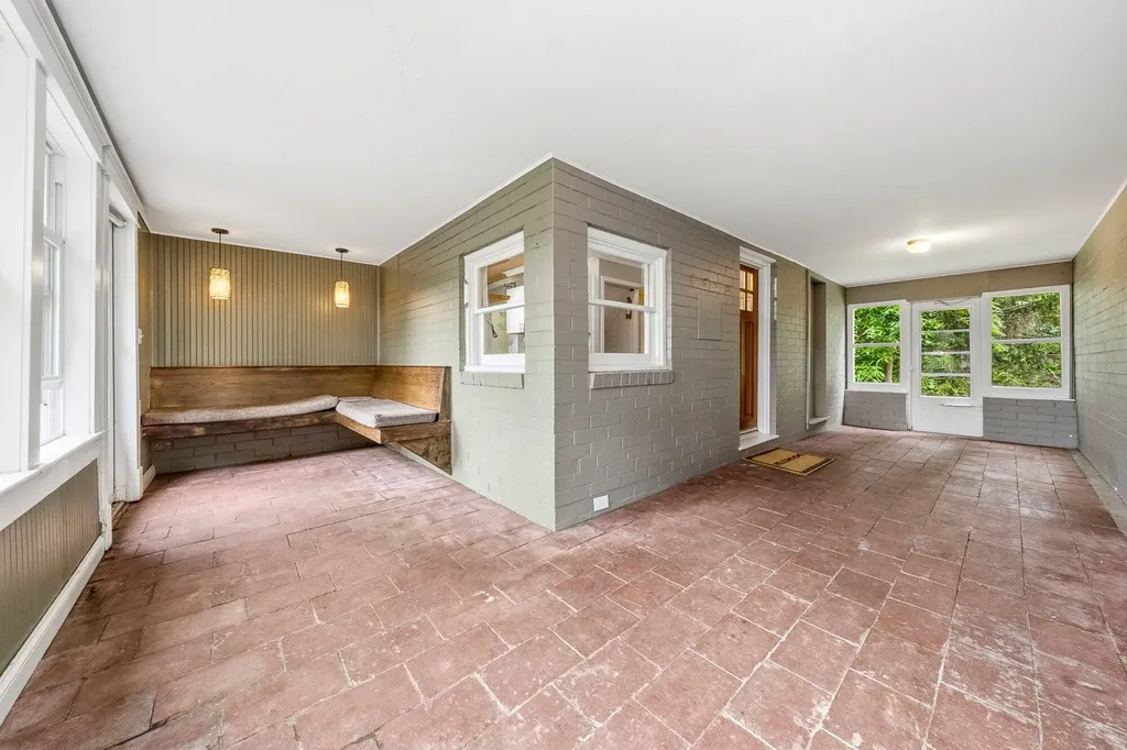 1218 Pinehurst Boulevard Kalamazoo Charter Township MI 49006