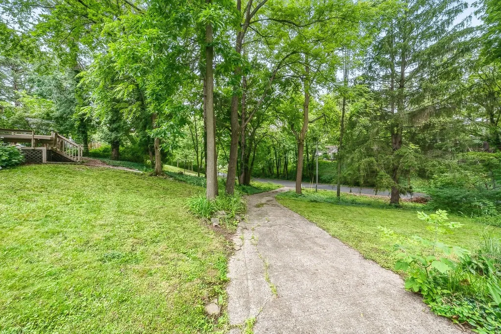 1218 Pinehurst Boulevard Kalamazoo Charter Township MI 49006