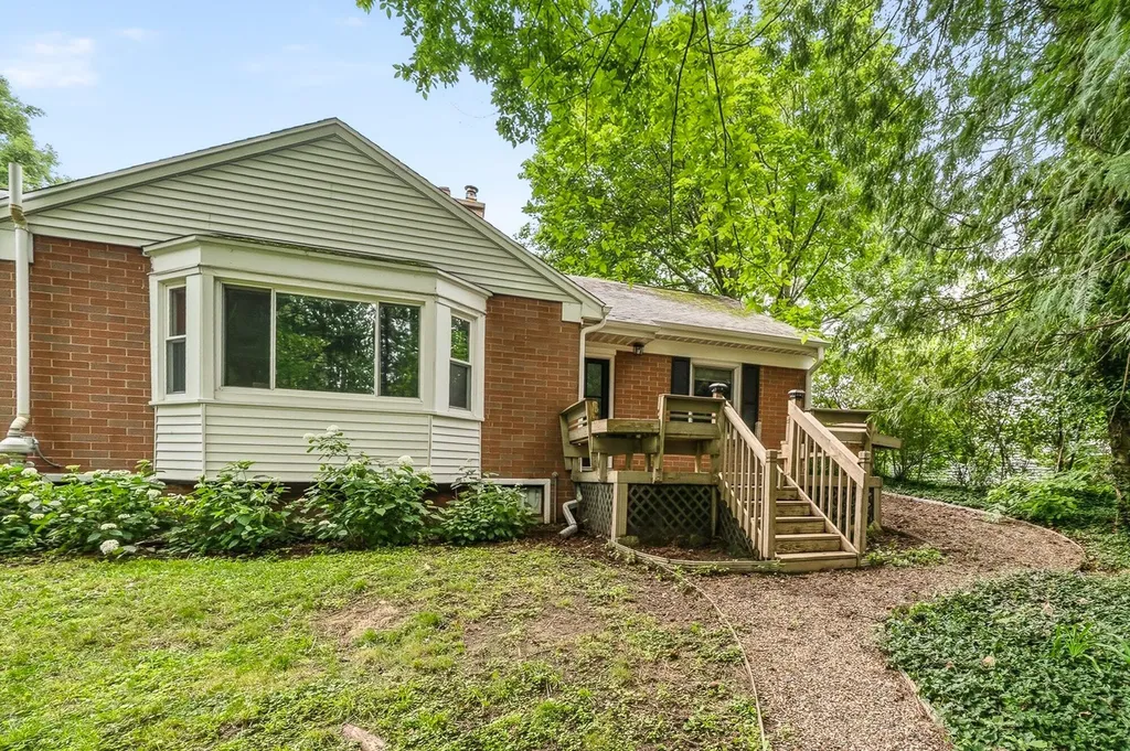 1218 Pinehurst Boulevard Kalamazoo Charter Township MI 49006