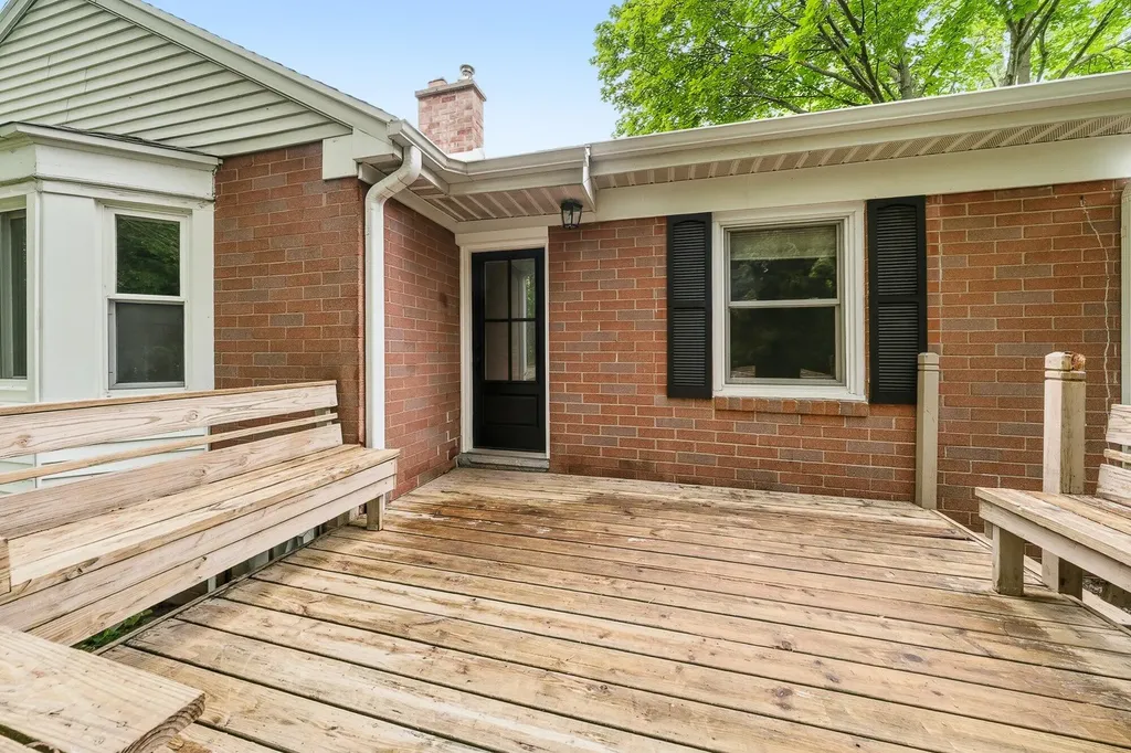 1218 Pinehurst Boulevard Kalamazoo Charter Township MI 49006