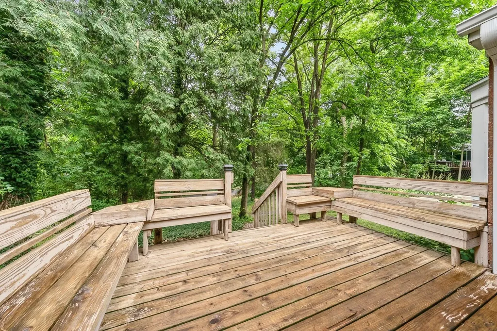 1218 Pinehurst Boulevard Kalamazoo Charter Township MI 49006