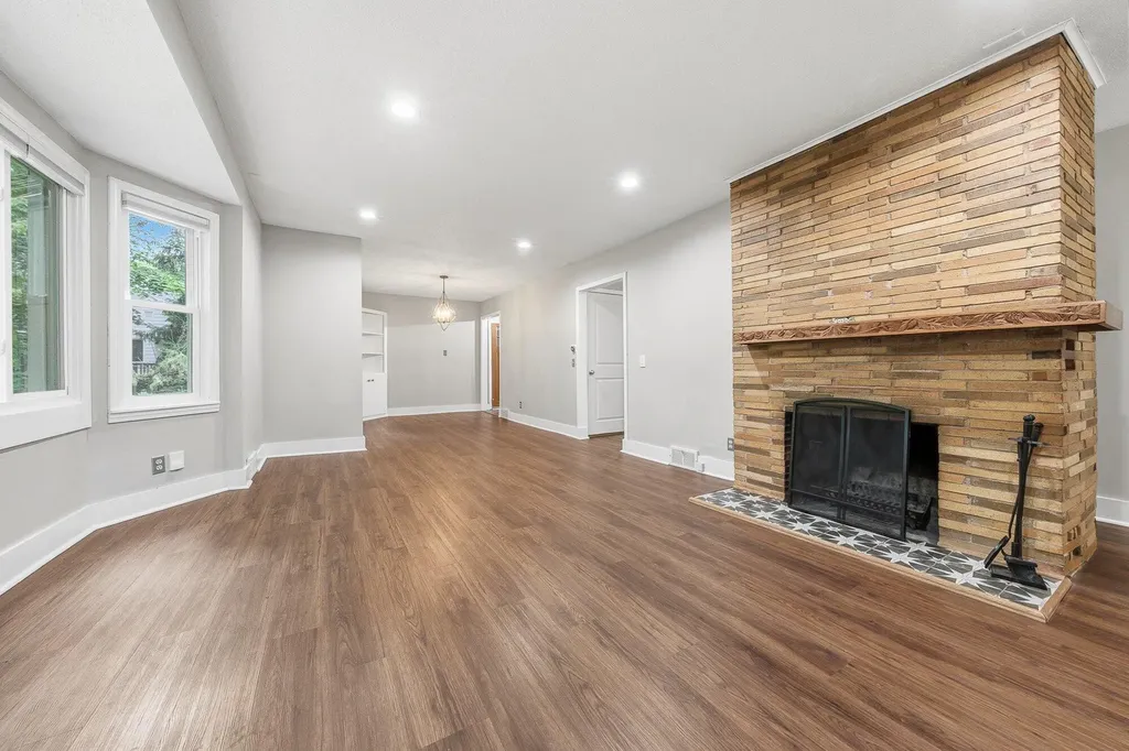 1218 Pinehurst Boulevard Kalamazoo Charter Township MI 49006