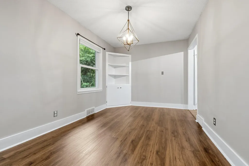 1218 Pinehurst Boulevard Kalamazoo Charter Township MI 49006