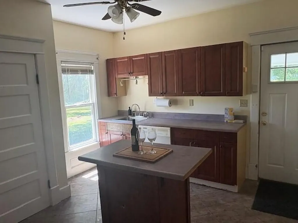 504 S Center Street Hartford City MI 49057