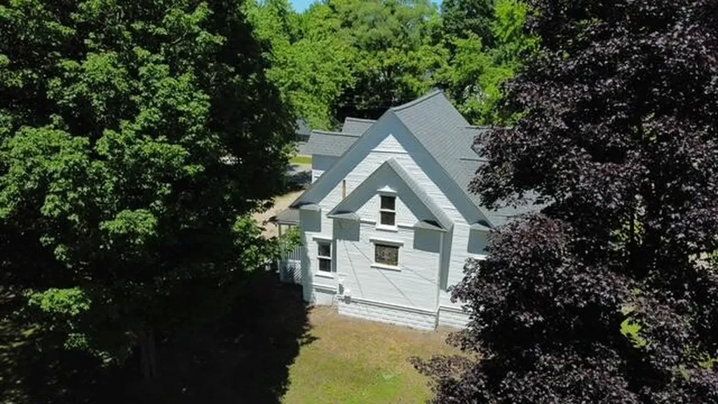 504 S Center Street Hartford City MI 49057