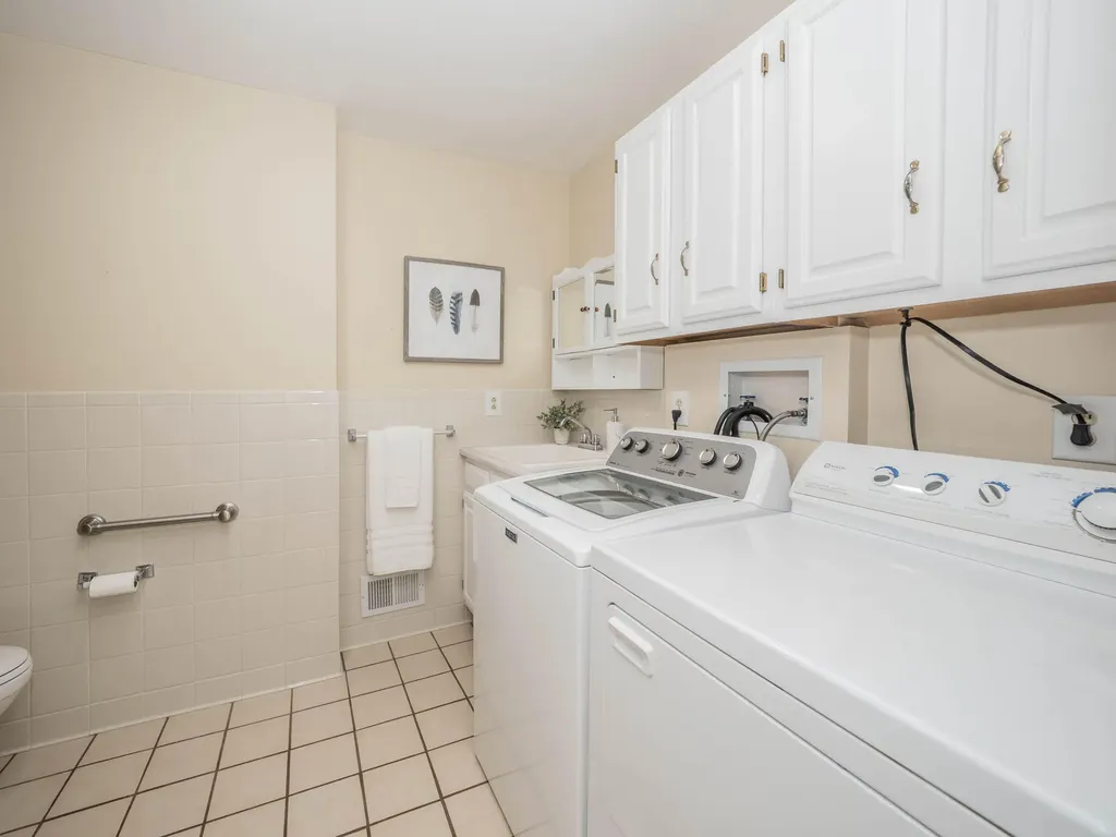 6669 W H Avenue Oshtemo Charter Township MI 49009