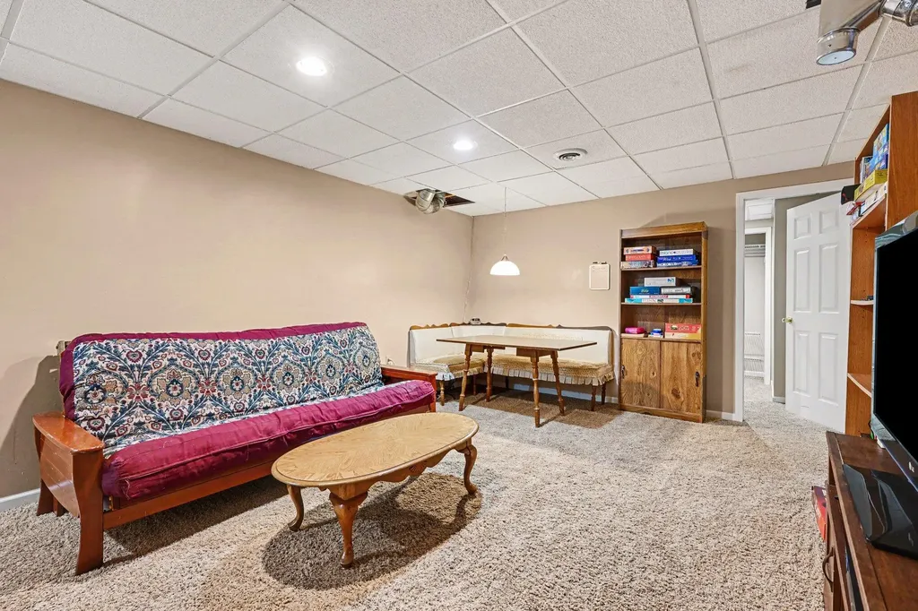 22300 Wynsmythe Drive Antwerp Township MI 49071