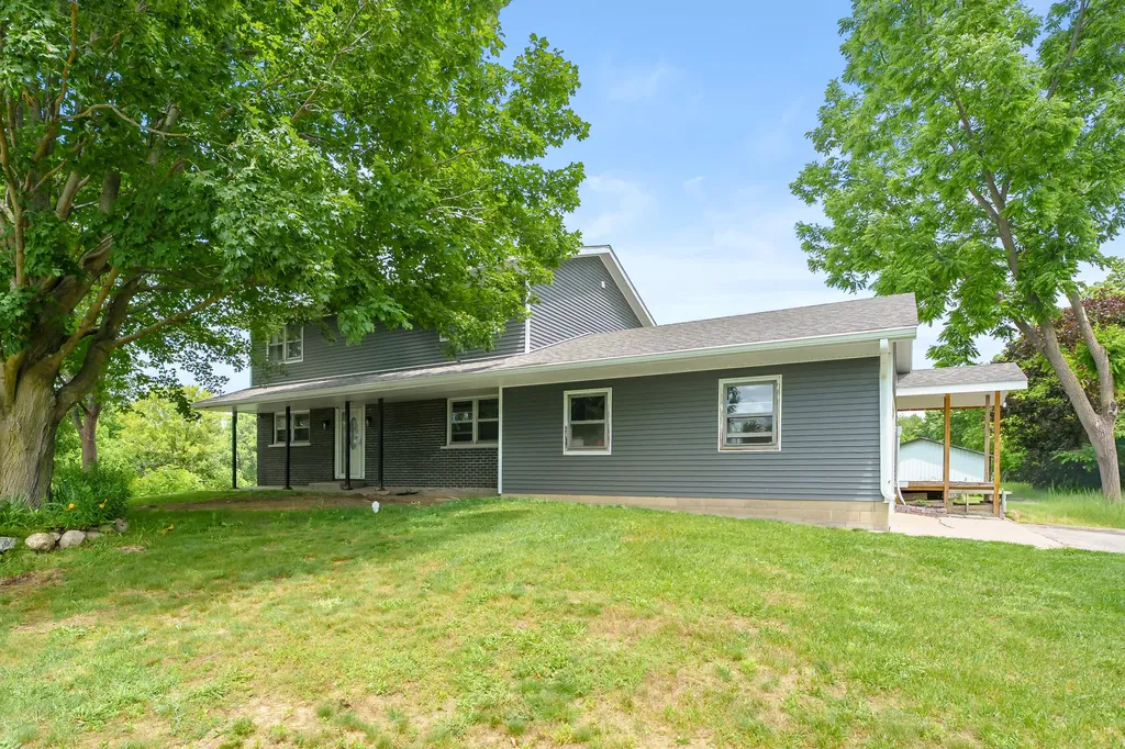 38701 County Road 665 Waverly Township MI 49079
