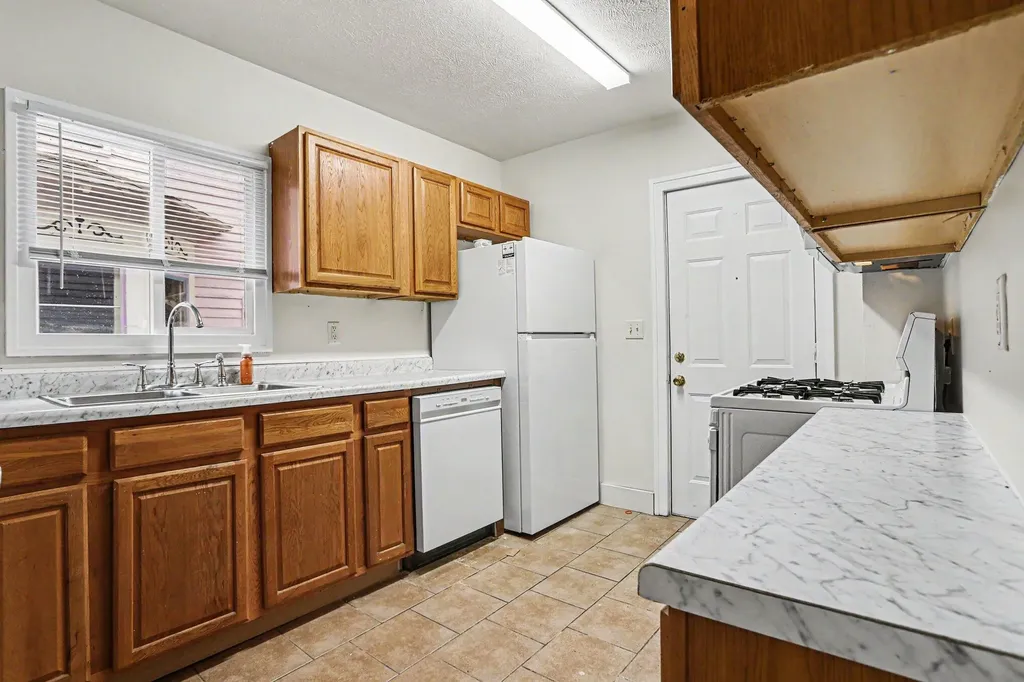 625 Mccourtie Street Kalamazoo City MI 49008