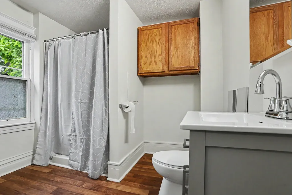 625 Mccourtie Street Kalamazoo City MI 49008
