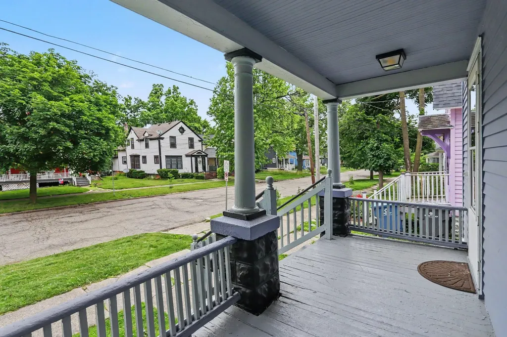 625 Mccourtie Street Kalamazoo City MI 49008
