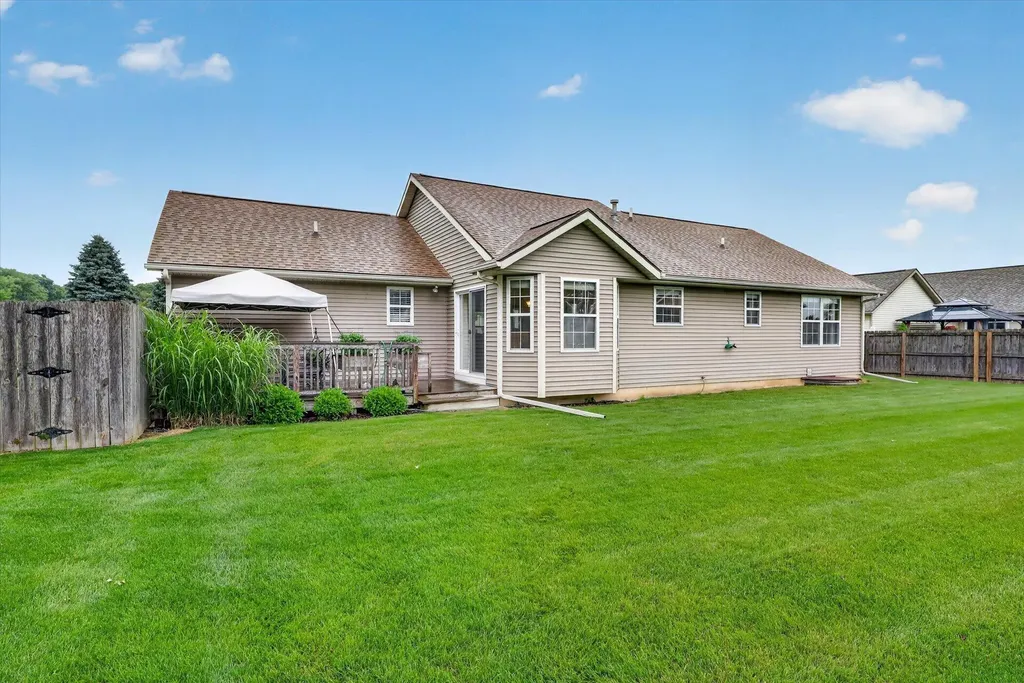 6294 Clovermeadows Avenue Pavilion Township MI 49088