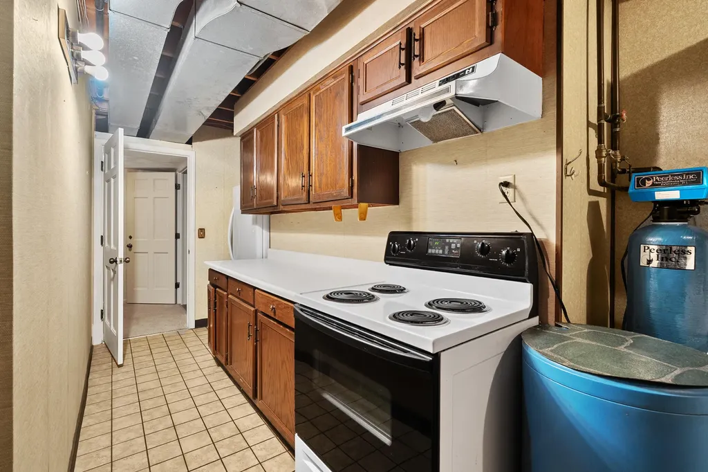 6926 W H Avenue Oshtemo Charter Township MI 49009