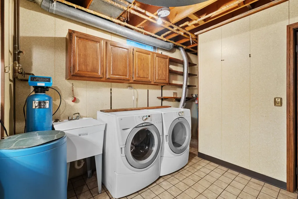 6926 W H Avenue Oshtemo Charter Township MI 49009