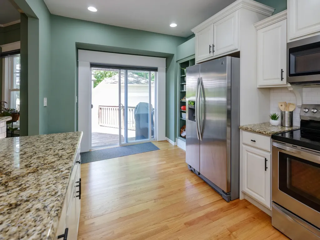 2318 Glenwood Drive Kalamazoo City MI 49008