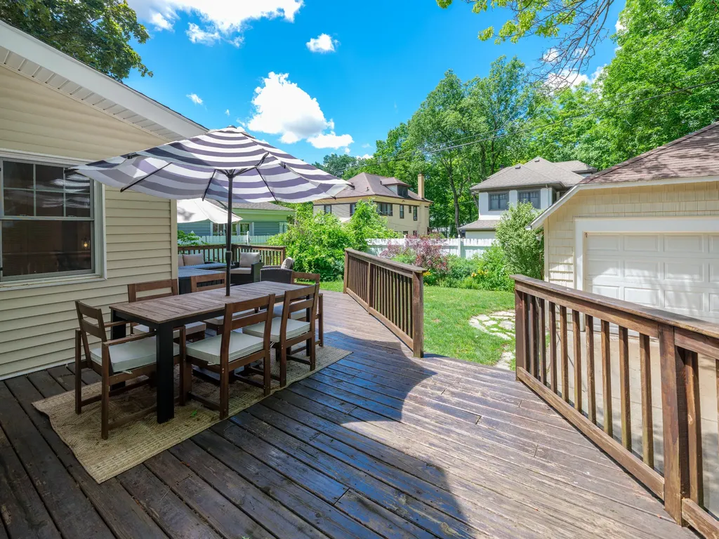 2318 Glenwood Drive Kalamazoo City MI 49008
