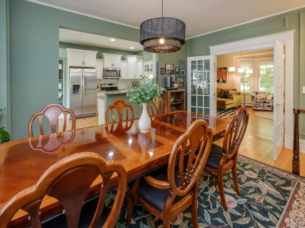2318 Glenwood Drive Kalamazoo City MI 49008