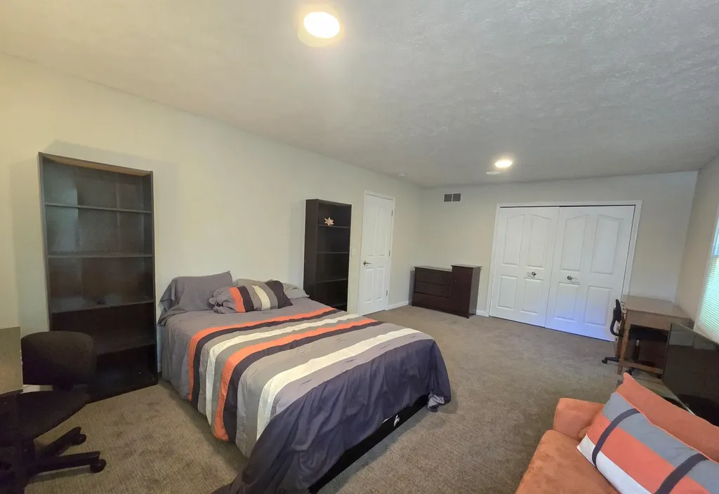 594 Springwood Drive Oshtemo Charter Township MI 49009