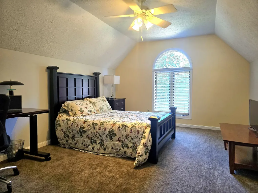 594 Springwood Drive Oshtemo Charter Township MI 49009