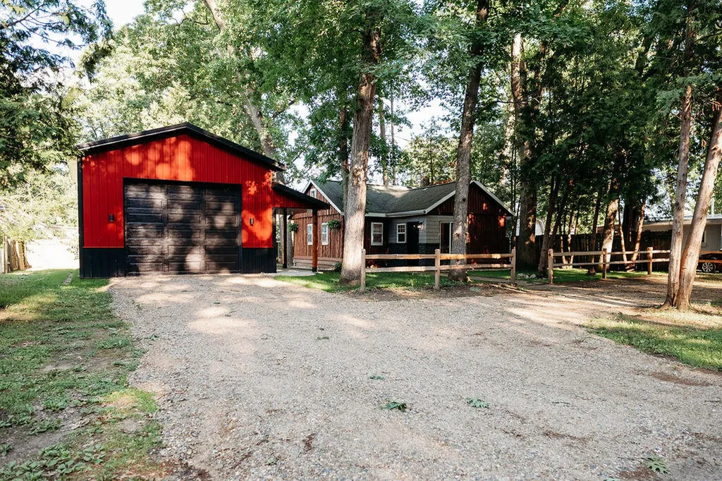 52493 35 1/2 Street Paw Paw Township MI 49079