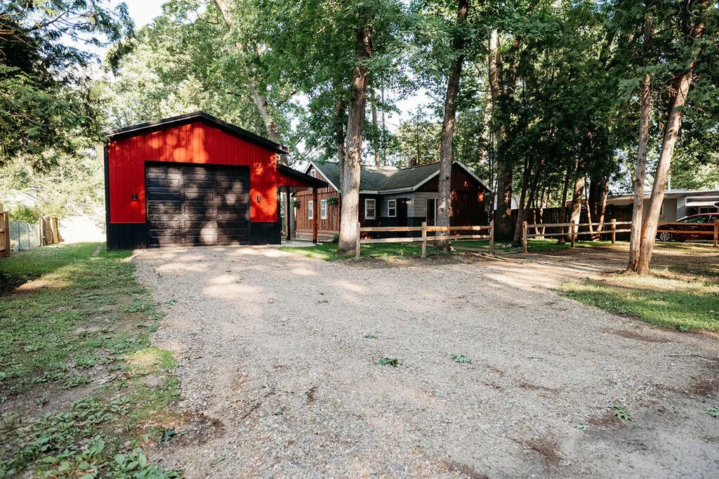 52493 35 1/2 Street Paw Paw Township MI 49079