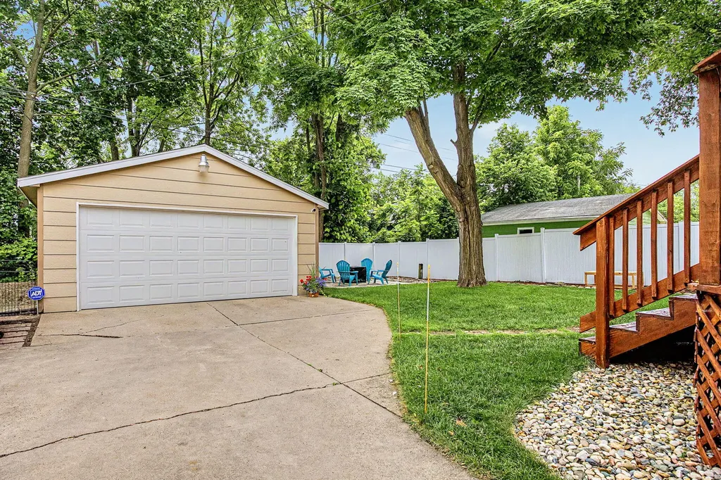 80 Garrison Avenue Battle Creek City MI 49017