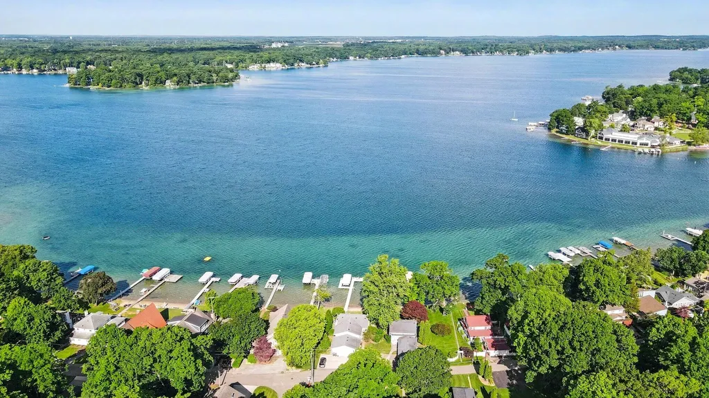 1372 Burlington Drive Ross Township MI 49060