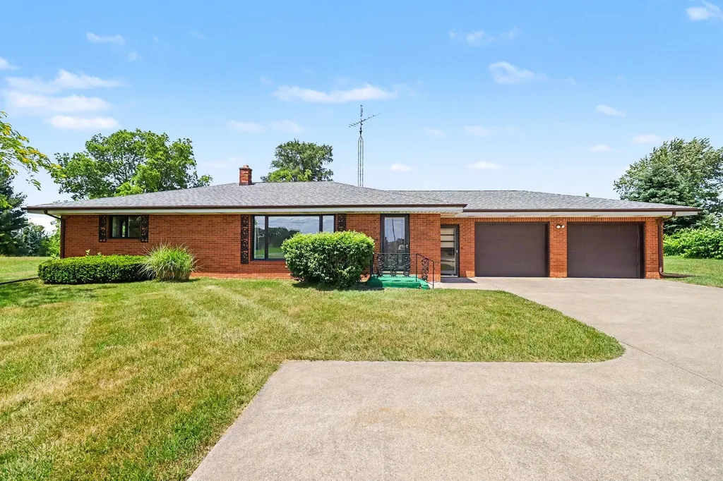 3865 E Empire Avenue Benton Charter Township MI 49022