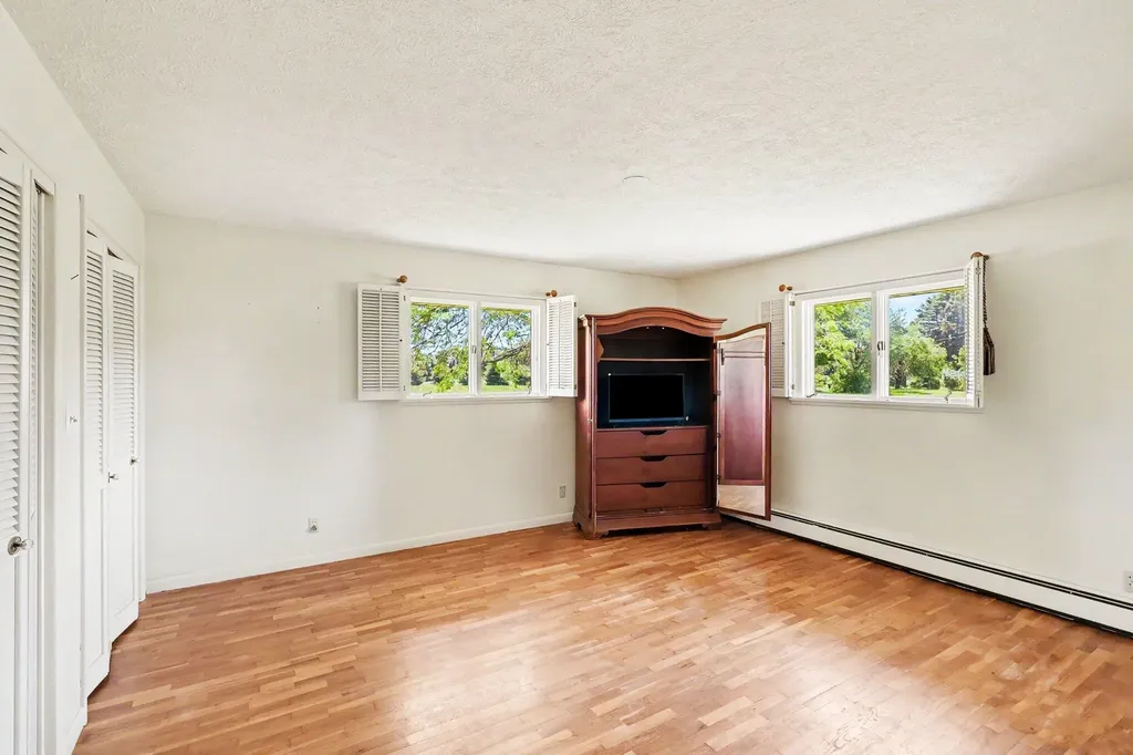 3865 E Empire Avenue Benton Charter Township MI 49022
