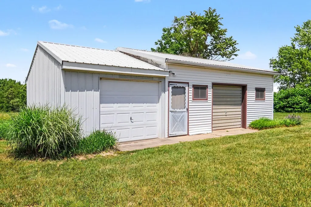 3865 E Empire Avenue Benton Charter Township MI 49022