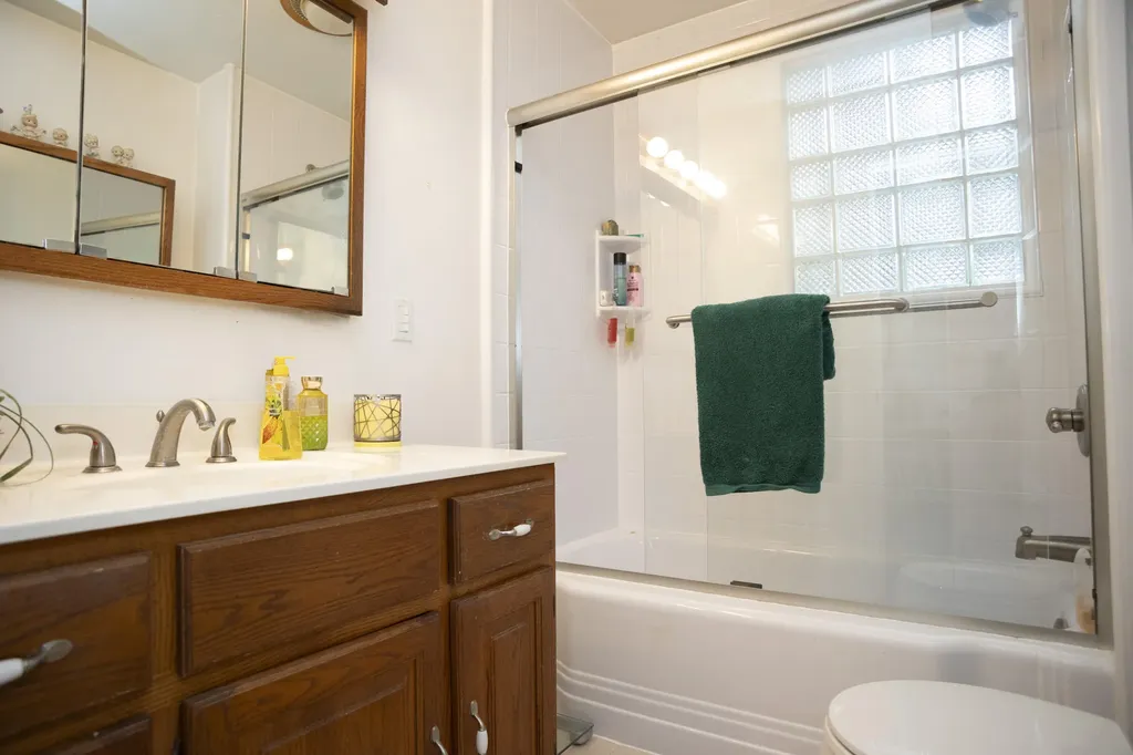 112 E Maple Street Vicksburg Village MI 49097